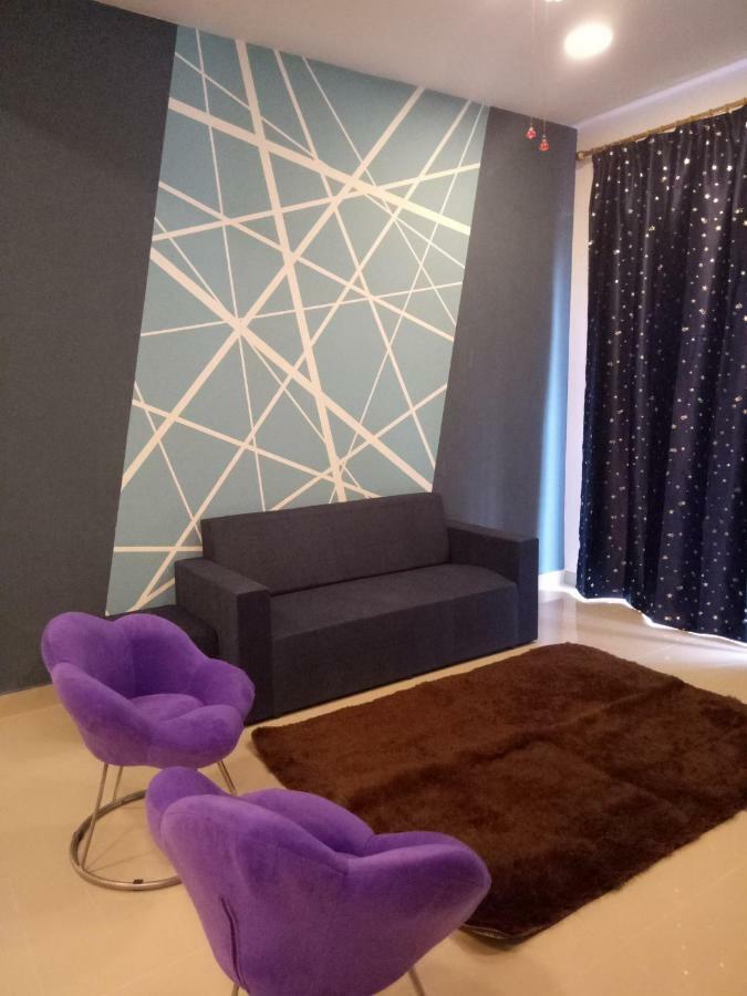 Icolor Home & Stay Ch5 Тана Рата Екстериор снимка