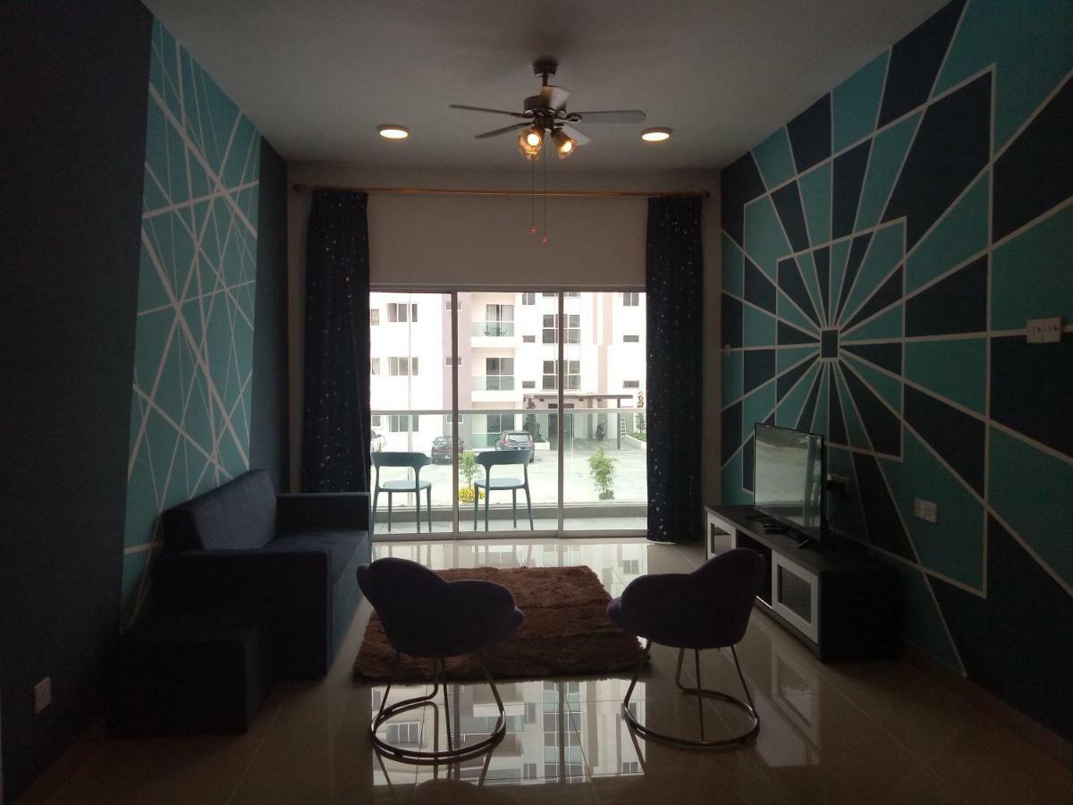 Icolor Home & Stay Ch5 Тана Рата Екстериор снимка