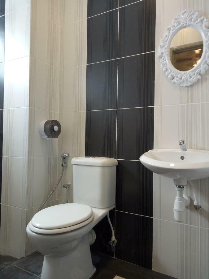 Icolor Home & Stay Ch5 Тана Рата Екстериор снимка