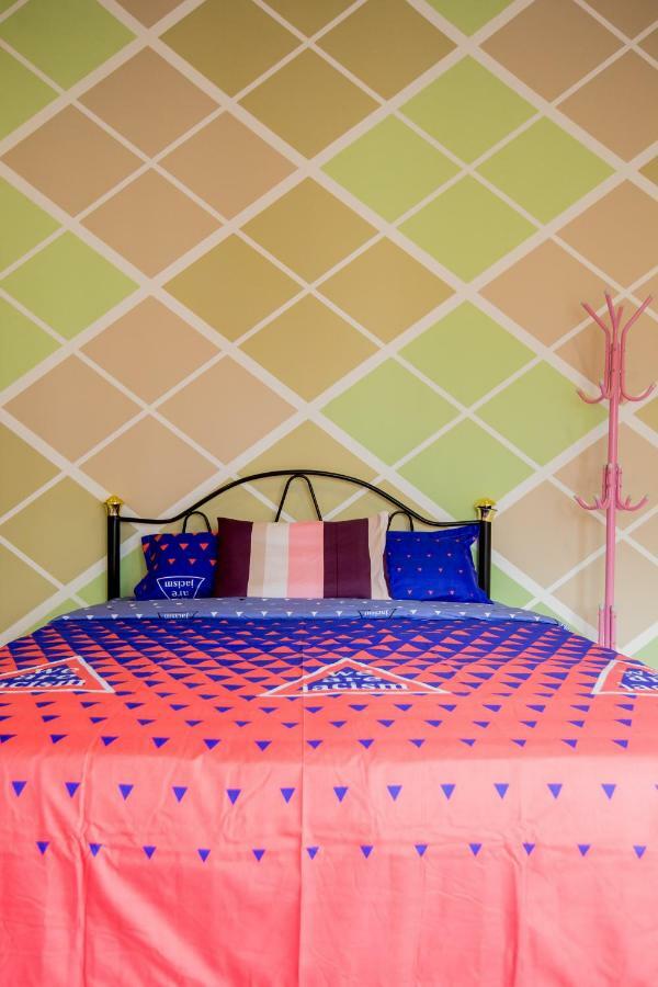 Icolor Home & Stay Ch5 Тана Рата Екстериор снимка
